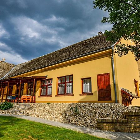 Ferienwohnung Kossuth Vendeghaz Tolna Exterior foto