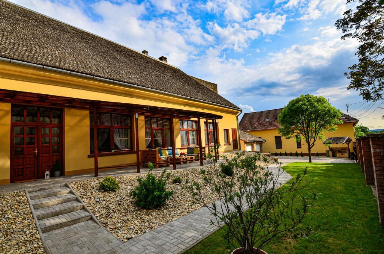 Ferienwohnung Kossuth Vendeghaz Tolna Exterior foto